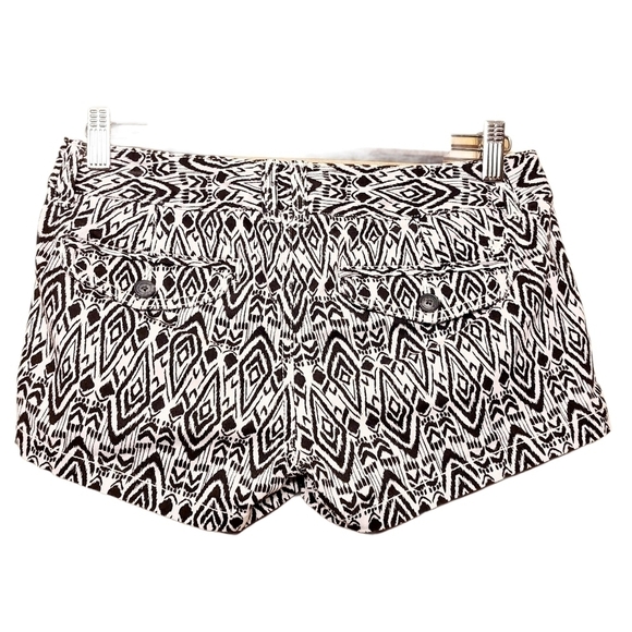 American Eagle | Women’s Aztec Print Short Shorts (Size 0) - Picture 11 of 11